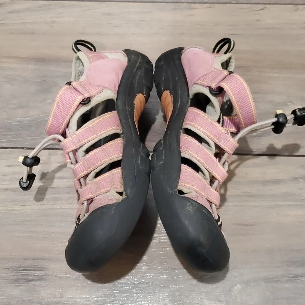 KEEN kids girl outdoor hiking shoes Sandals sz 8.5